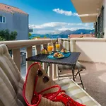 Cina Apartments